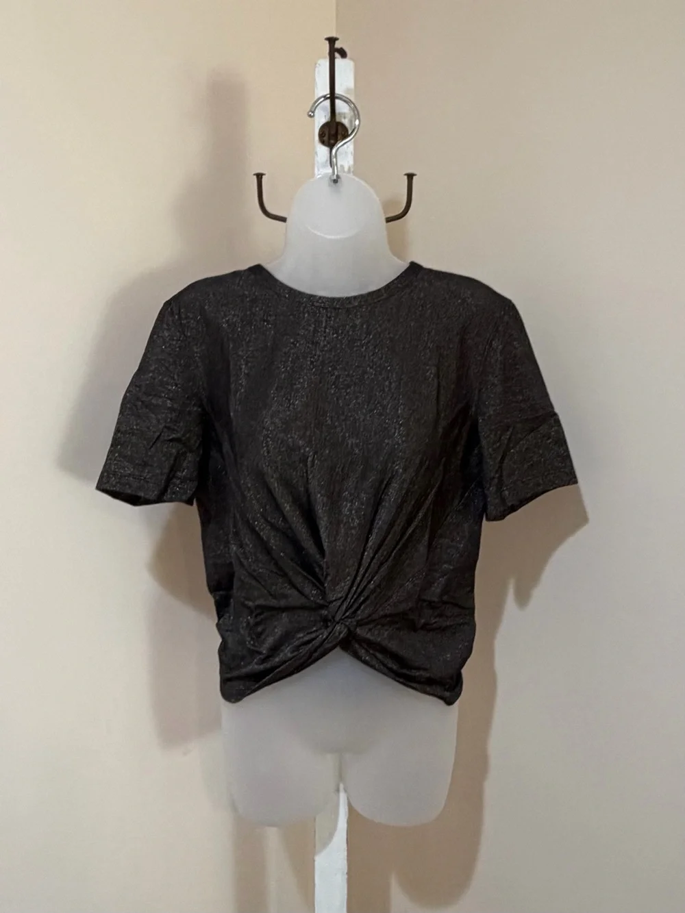 NWOT LULULEMON CRESCENT TEE TWIST FRONT WAIST LENGTH BLACK SHIMMER SPARK SIZE 4